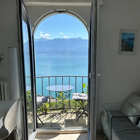 Konukevi With 360° View Overlooking Geneva And Alps Puidoux