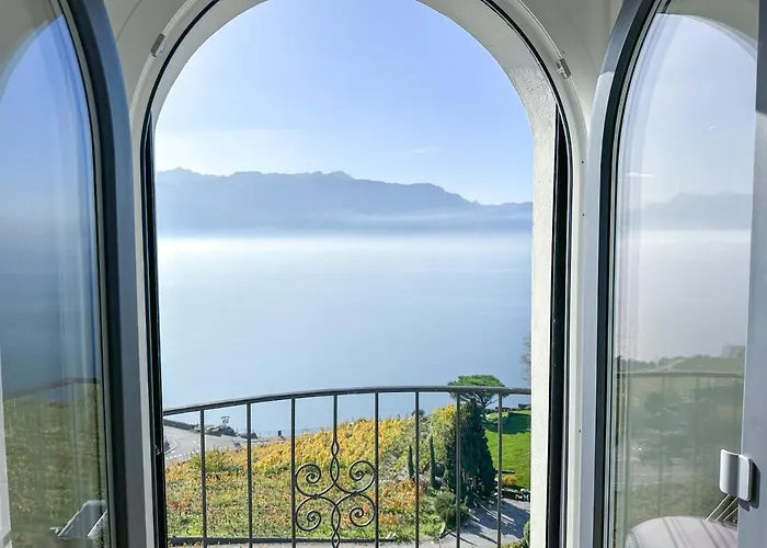 With 360° View Overlooking Geneva And Alps Gasthuis Puidoux